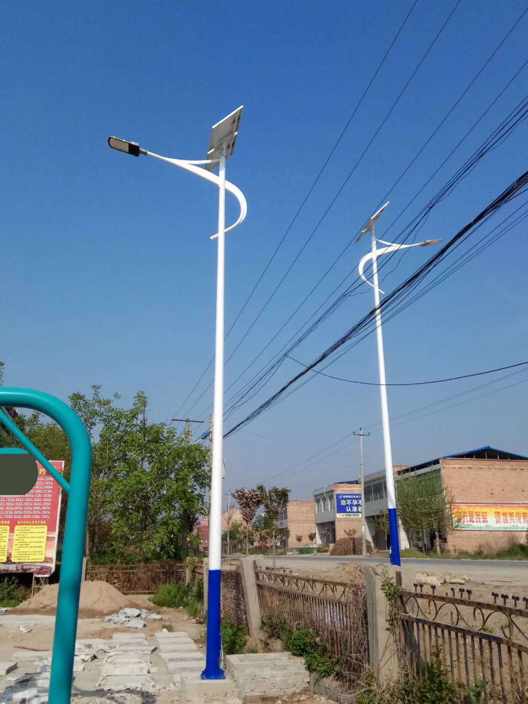 泰安定制太陽能路燈價格 山東圖景照明工程供應(yīng)